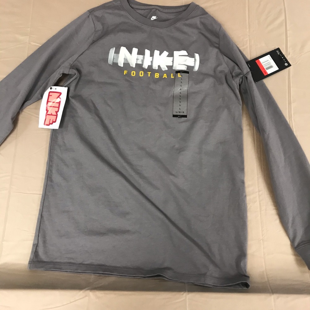 Boys sz lg NIKE Long Sleeve Tee Shirt